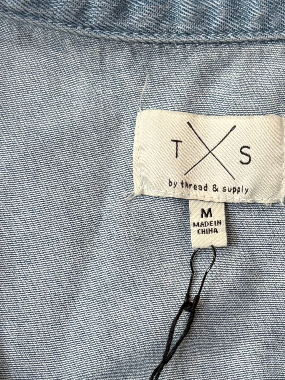 NWT Thread & Supply Light Blue Button-Down Shirt Size Medium - Picture 6 of 6